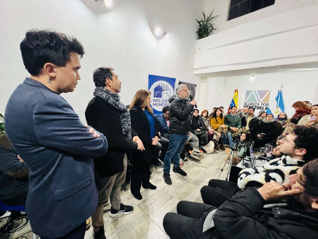 A sala llena culmina en Buenos Aires el primer Encuentro de Literatura y Cultura Venezolana en el Sur