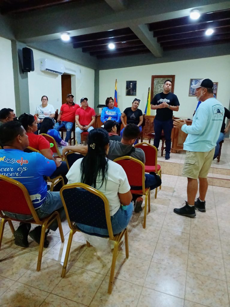 Alcalde Carlos Sulbarán sostiene encuentro con voceros de Conppas para fortalecer la producción pesquera en Macanao