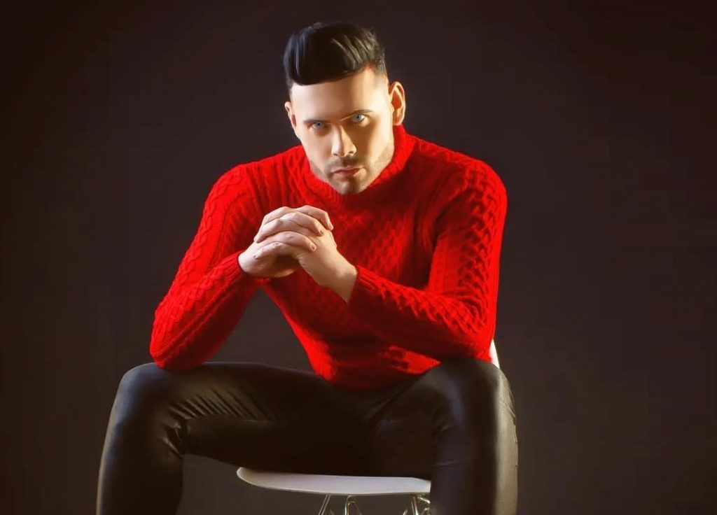 Jesús Quintero celebra su tercer aniversario con el lanzamiento de “Fashion Glam” en la pasarela de Next Top Model Venezuela 2025