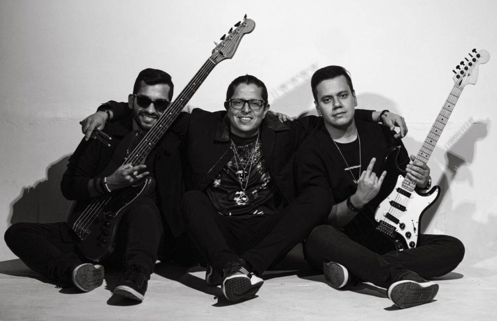 Los Strato transforman el dolor en fuerza con su álbum debut “Cenizas En Mi Piel” Los Strato transforman el dolor en fuerza con su álbum debut “Cenizas En Mi Piel”