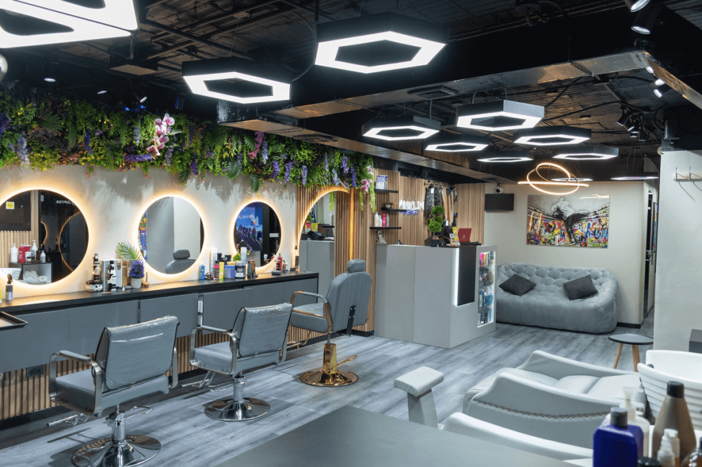 Franklin Luis inaugura moderna sede de su centro de belleza en el corazón de Caracas