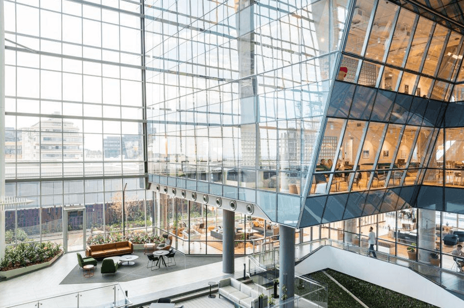 Dos de cada tres empresas Global Fortune 500 mantienen o amplían su presencia en espacios flexibles, según informe de WeWork