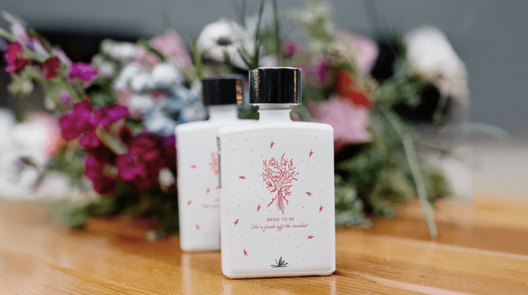 Los souvenirs de boda evolucionan hacia experiencias personalizadas y objetos de diseño